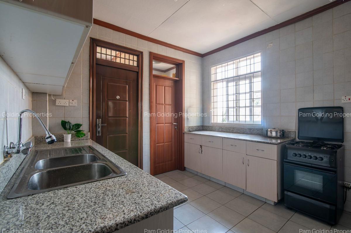 2 Bed Apartment with Borehole in Parklands - 6