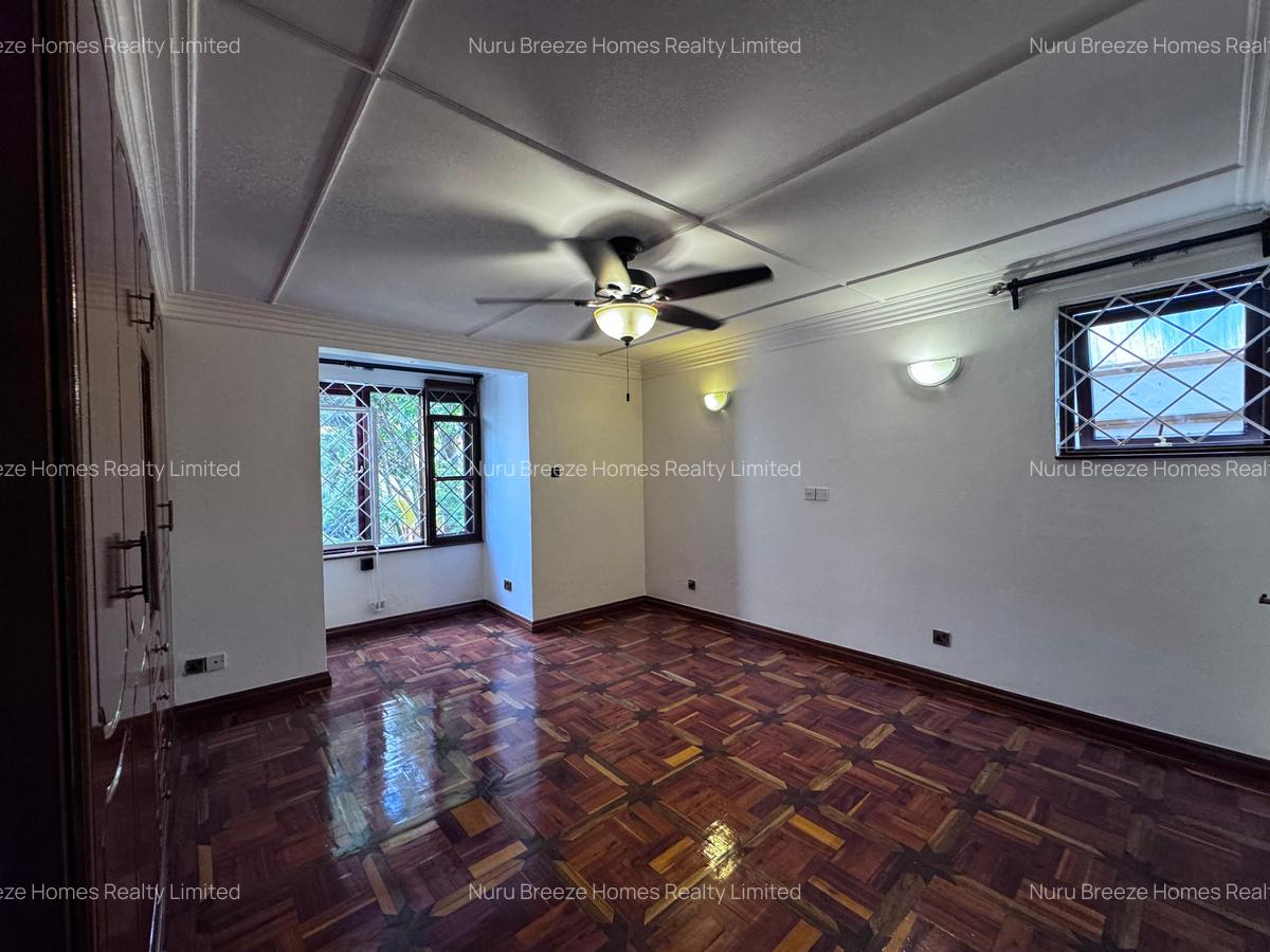 4 Bed House with En Suite in Runda - 16