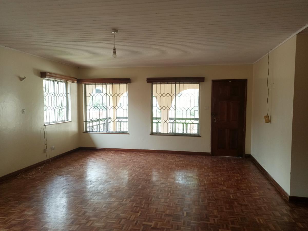 5 Bed House with En Suite at Lavington - 8