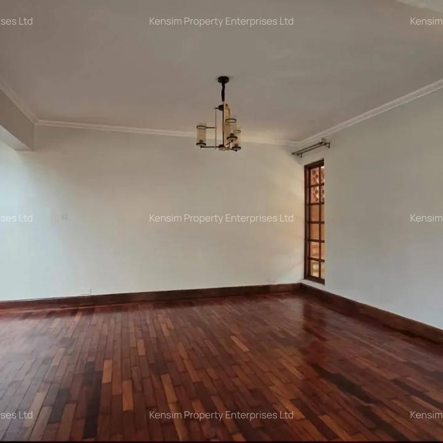 4 Bed House with En Suite in Runda - 17