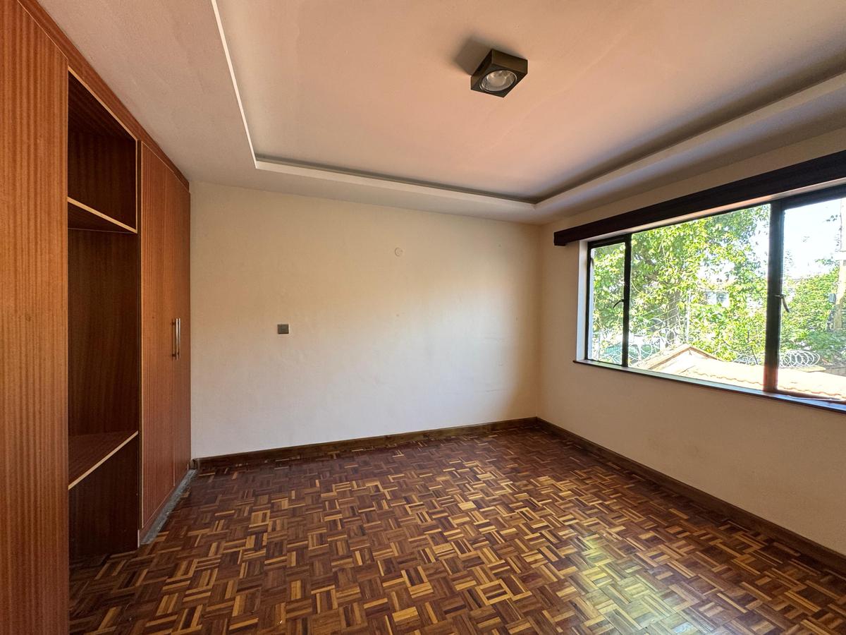 4 Bed Townhouse with En Suite in Rhapta Road - 14