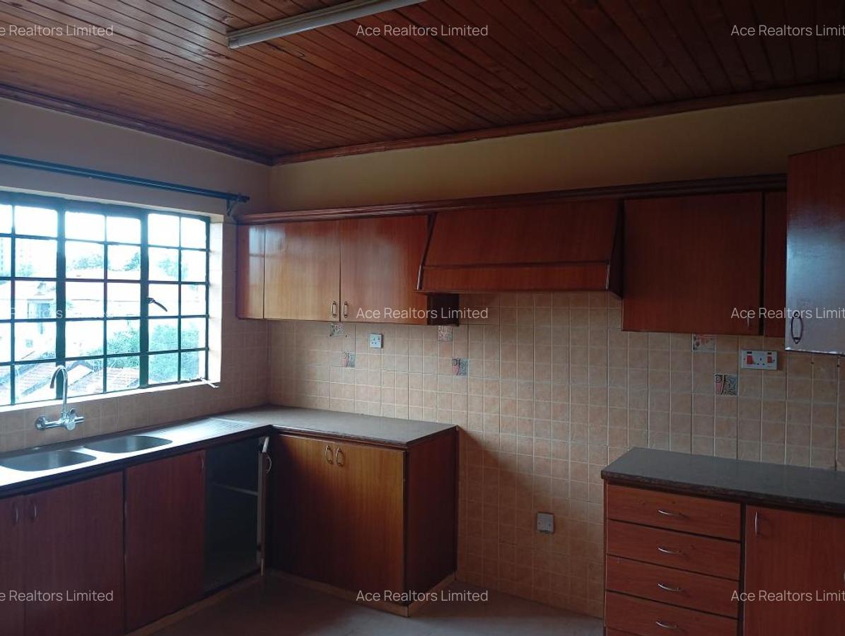 4 Bed Apartment with En Suite at Lavington - 4