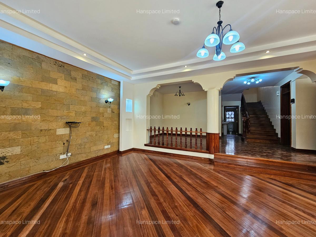 5 Bed Townhouse with En Suite in Kileleshwa - 3