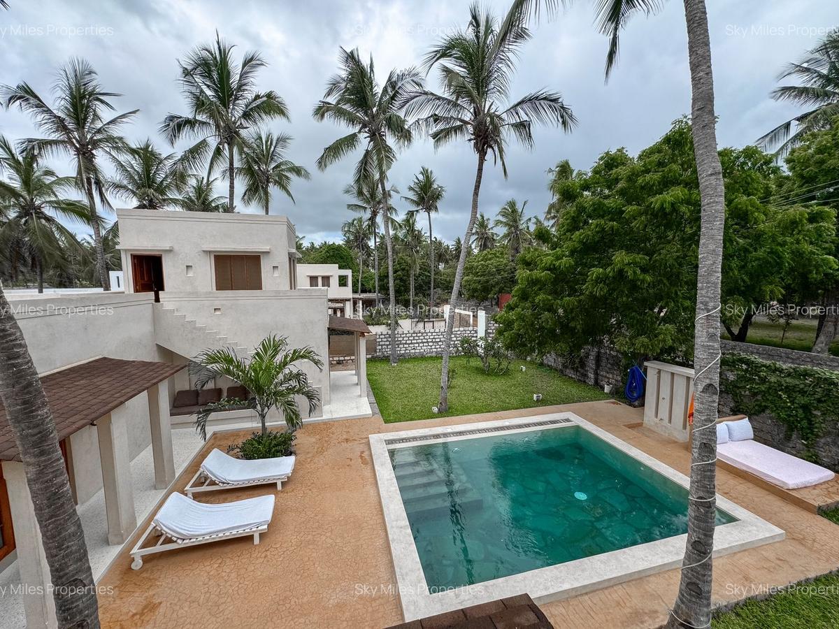 4 Bed Villa with En Suite at Watamu - 3