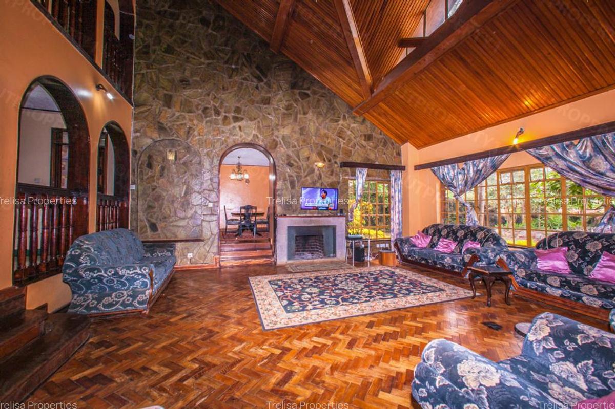 5 Bed Townhouse with En Suite at Mimosa Drive - 2