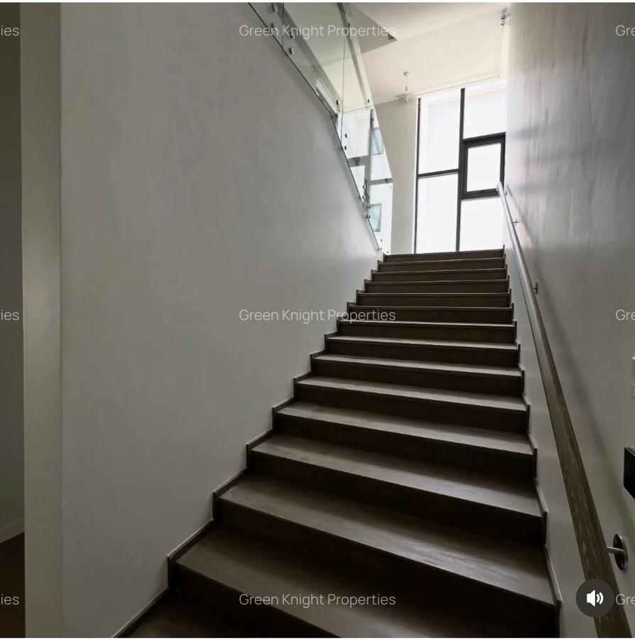 5 Bed House with En Suite in Lavington - 15