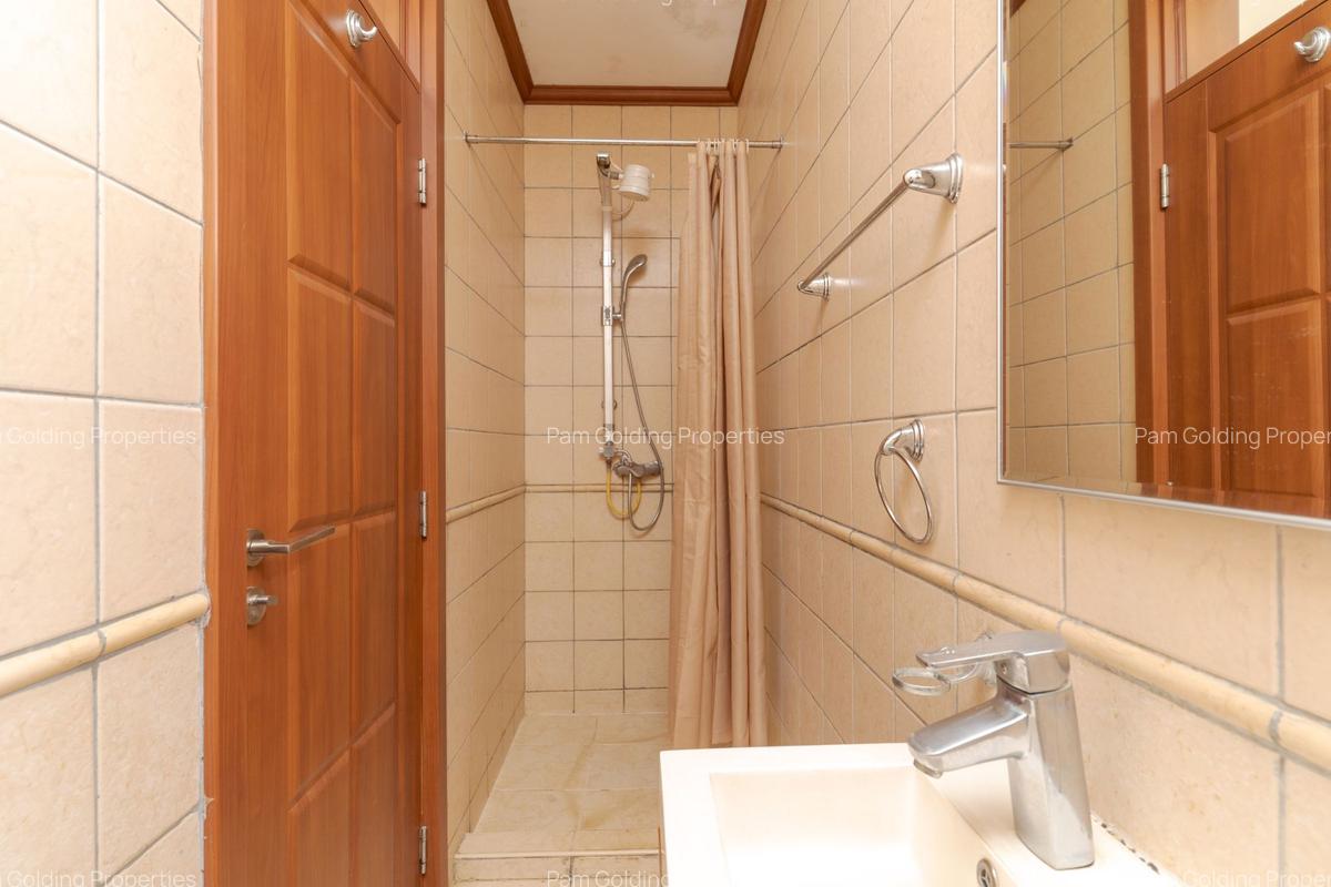 2 Bed Apartment with En Suite in Parklands - 14