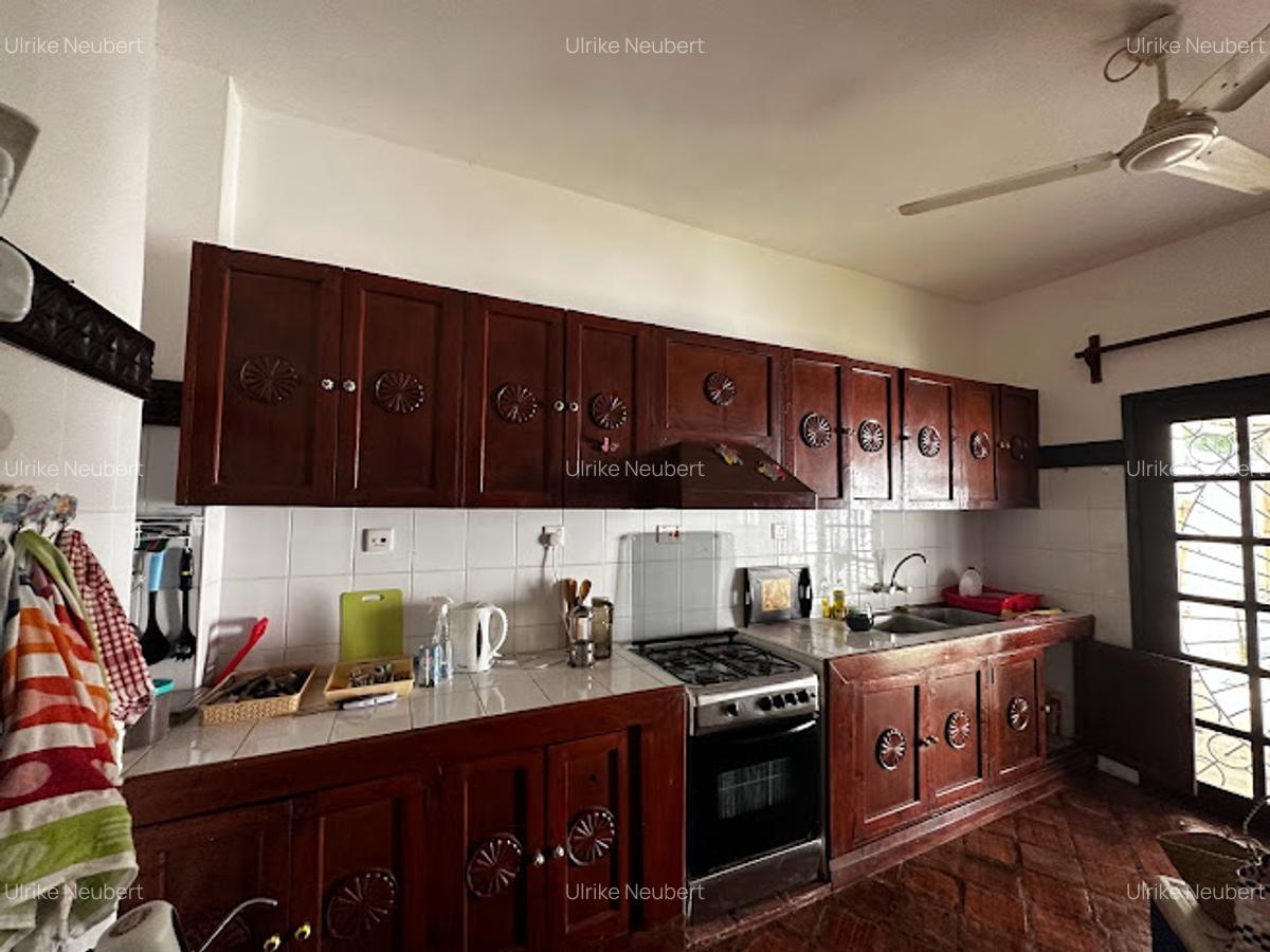 3 Bed House with En Suite at Ocean Beach Drive - 14