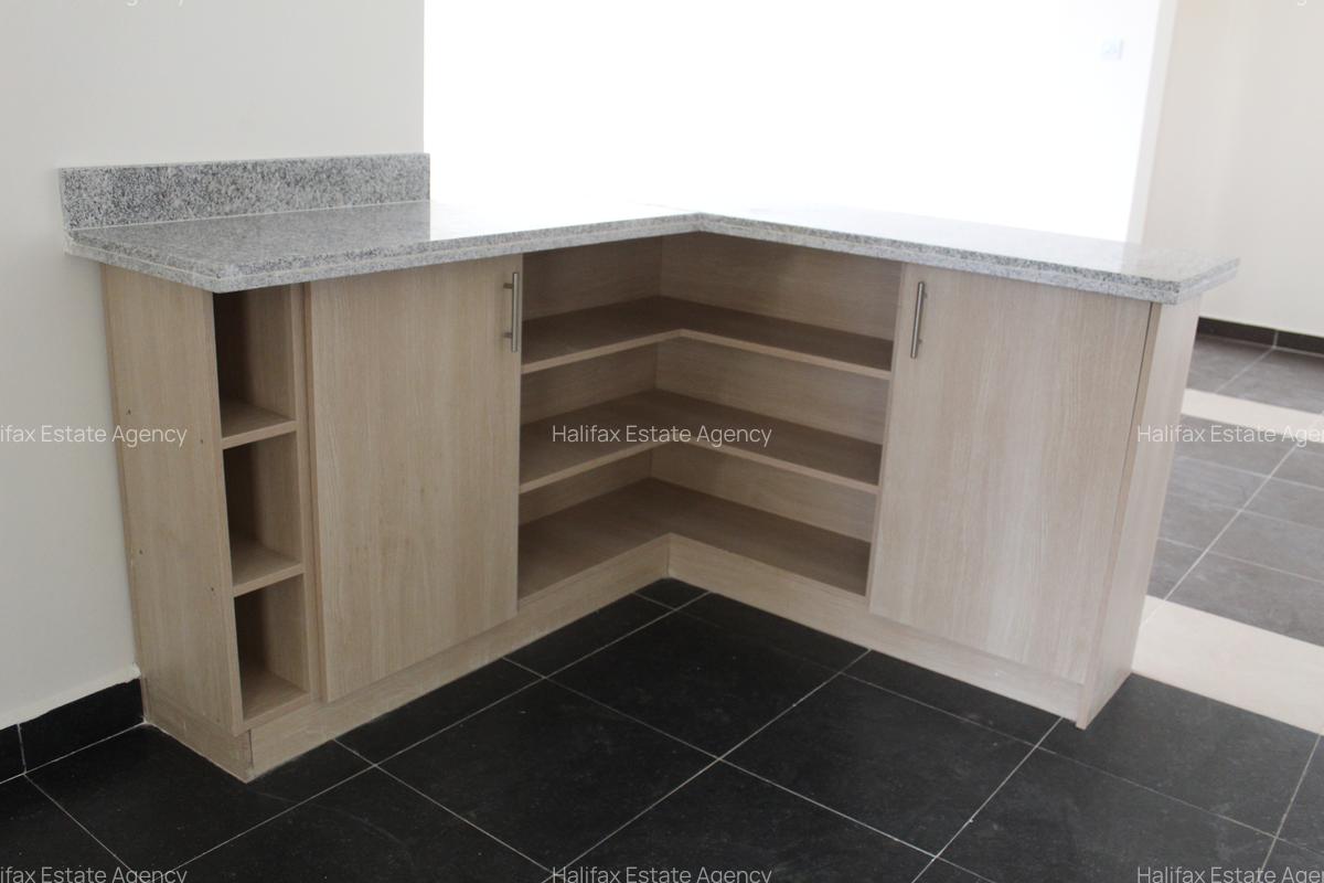 2 Bed Apartment with En Suite at Hatheru Road - 8