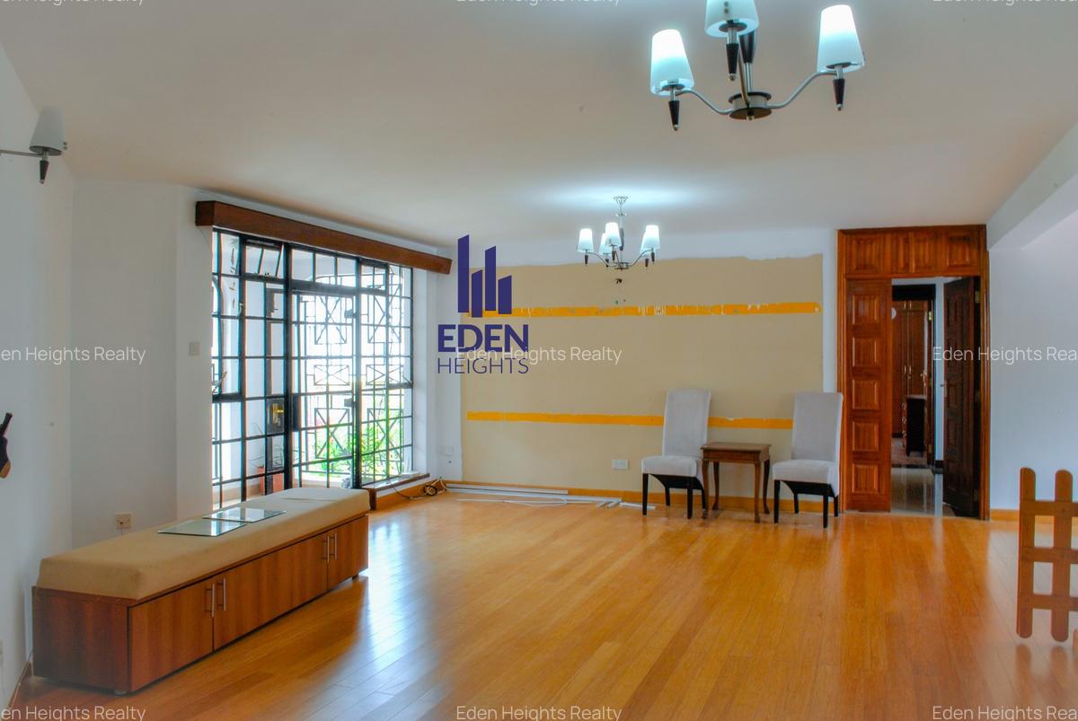 3 Bed Apartment with En Suite in Valley Arcade - 2