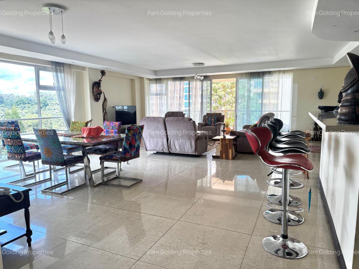 Furnished 3 Bed Apartment with En Suite in Riverside - 4