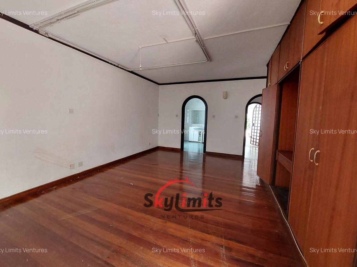 4 Bed Townhouse with En Suite in Riverside - 8