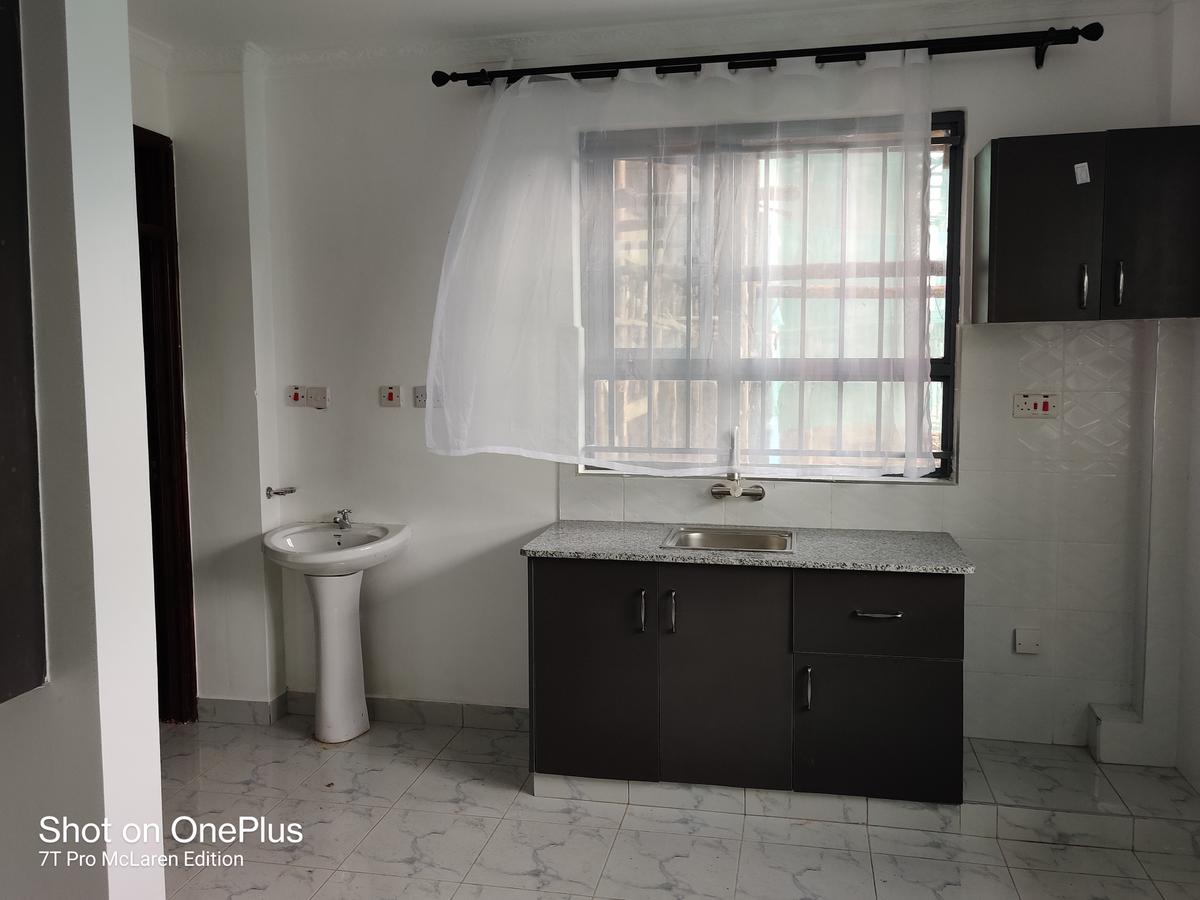 Serviced 1 Bed Apartment with En Suite at Oj - 2