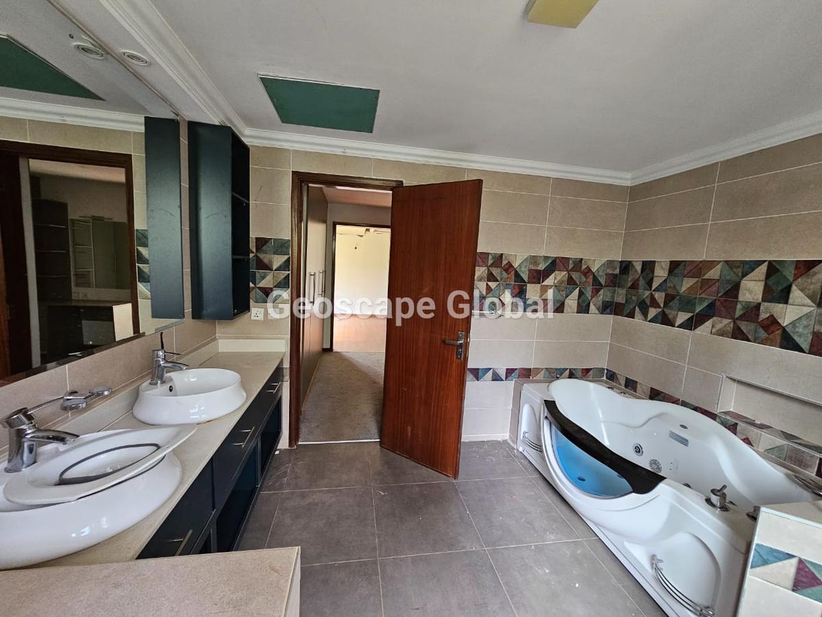 4 Bed Villa with En Suite in Kitisuru - 7