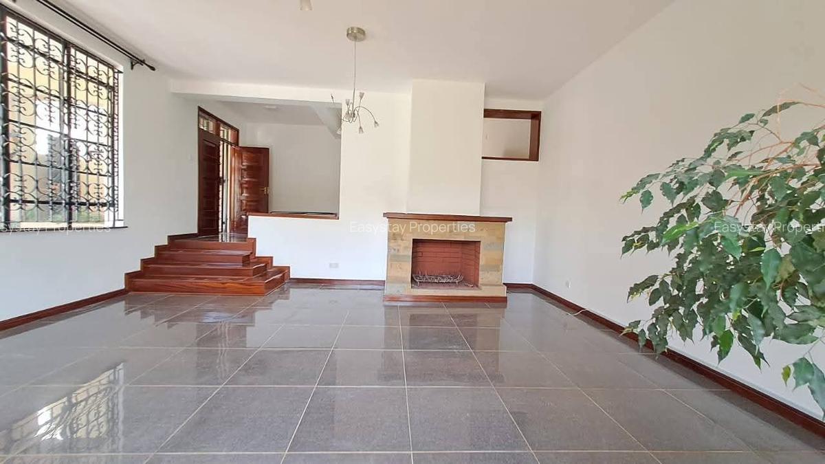 4 Bed Townhouse with En Suite in Spring Valley - 4