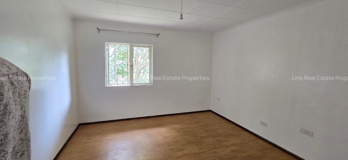 4 Bed House with En Suite in Kyuna - 13