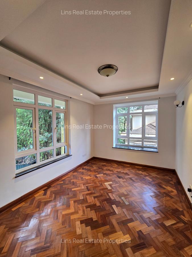 5 Bed Townhouse with En Suite in Lavington - 10