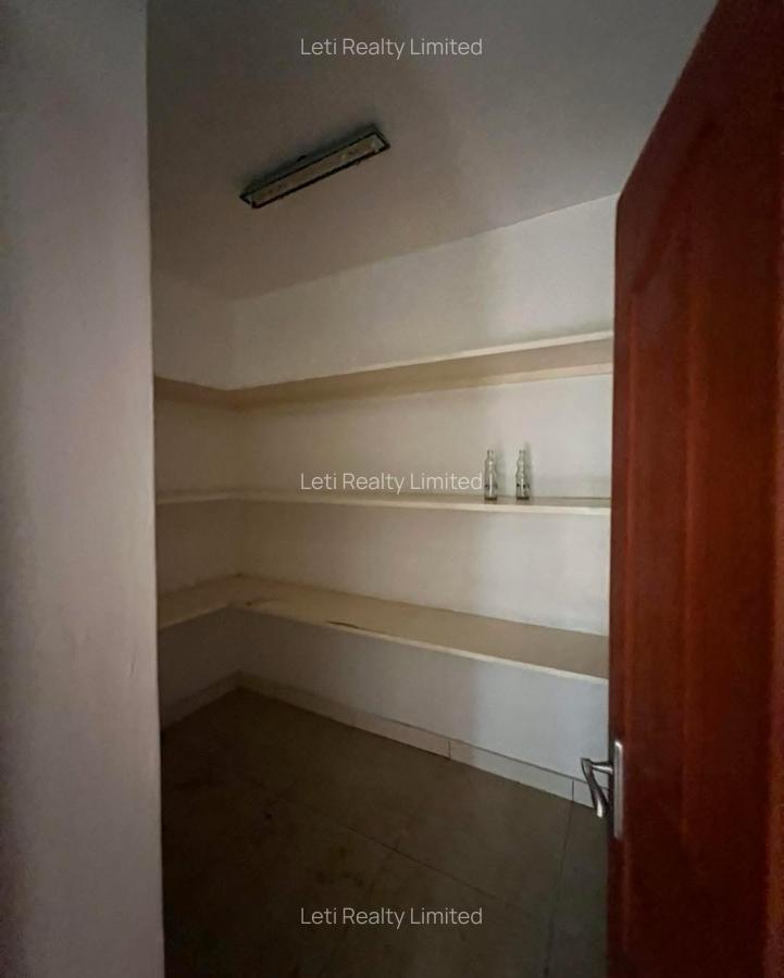 4 Bed Townhouse with En Suite in Riverside - 6