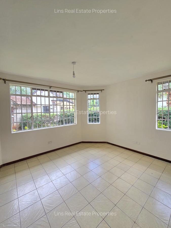 4 Bed Townhouse with En Suite in Spring Valley - 18