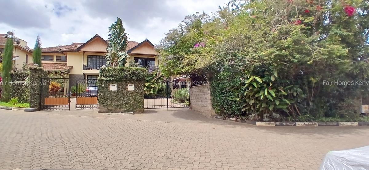 4 Bed Townhouse with En Suite at Lavington Green - 17