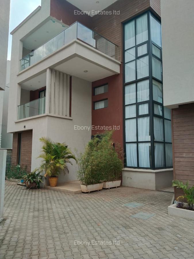 5 Bed Townhouse with En Suite in Lavington - 1