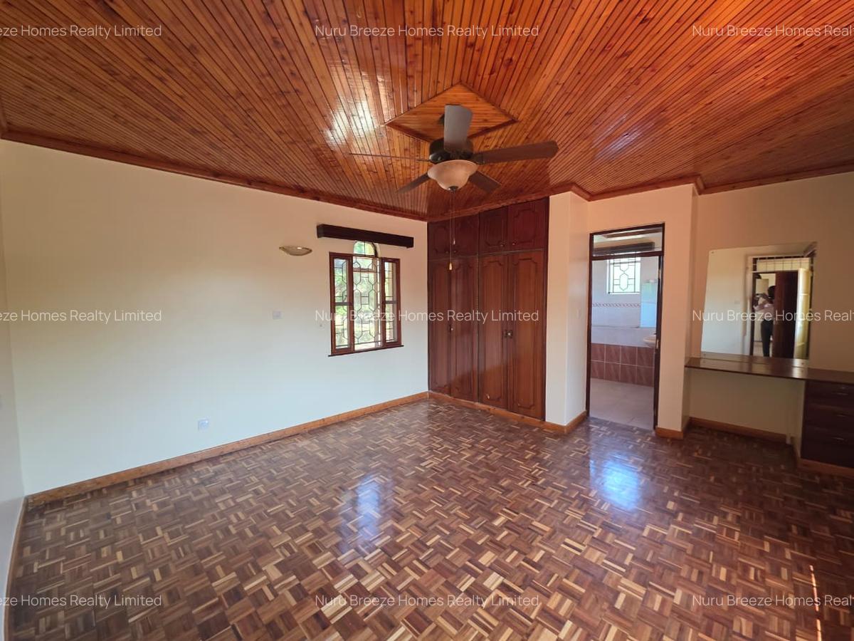 5 Bed House with En Suite in Runda - 17