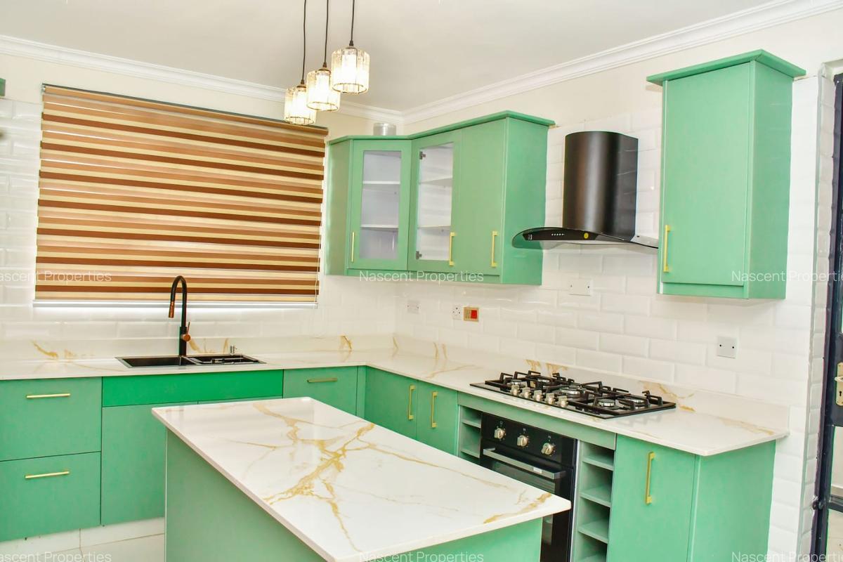 4 Bed House with En Suite in Runda - 8