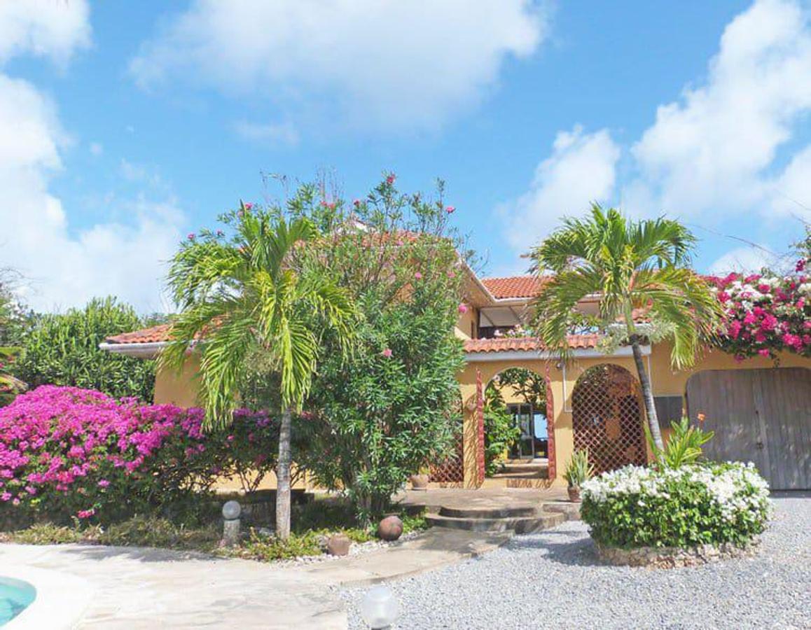 5 Bed Villa with En Suite at Paparemo - 4