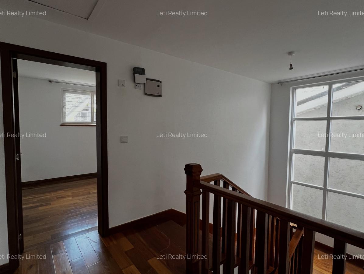 5 Bed Townhouse with En Suite in Lavington - 7