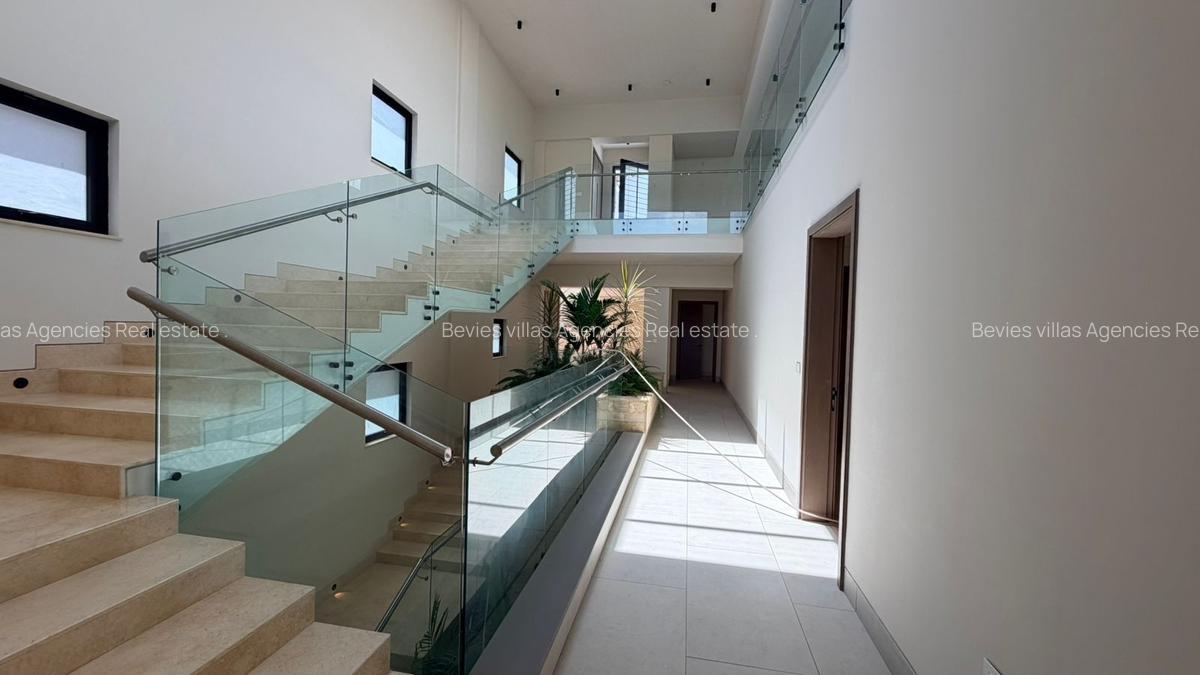 5 Bed Villa with En Suite at Kyuna - 13