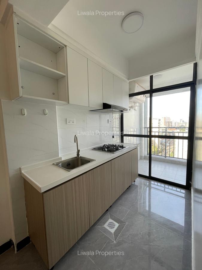 1 Bed Apartment with Swimming Pool in Kilimani - 3