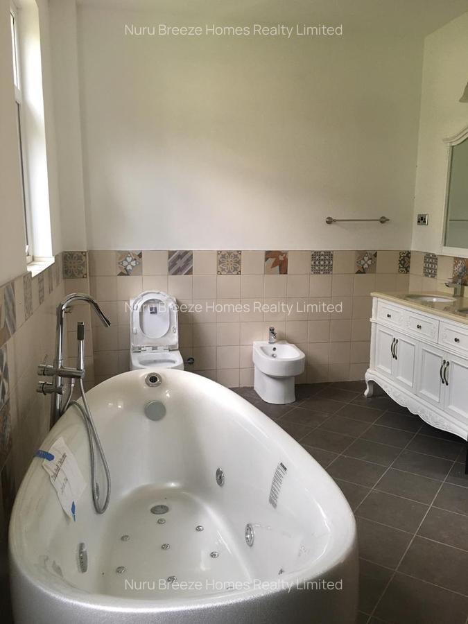 5 Bed Townhouse with En Suite in Lavington - 13