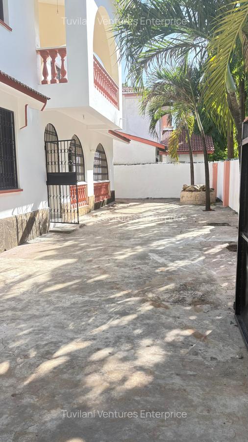 5 Bed Townhouse with En Suite at Nyali Mombasa - 1