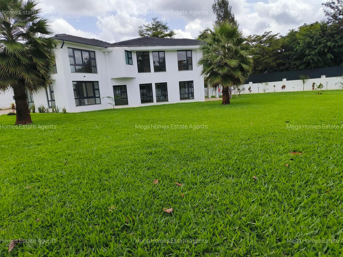 7 Bed House with En Suite in Runda - 2