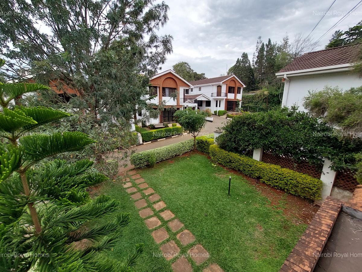 6 Bed Townhouse with En Suite at Algeyo 66 - 3