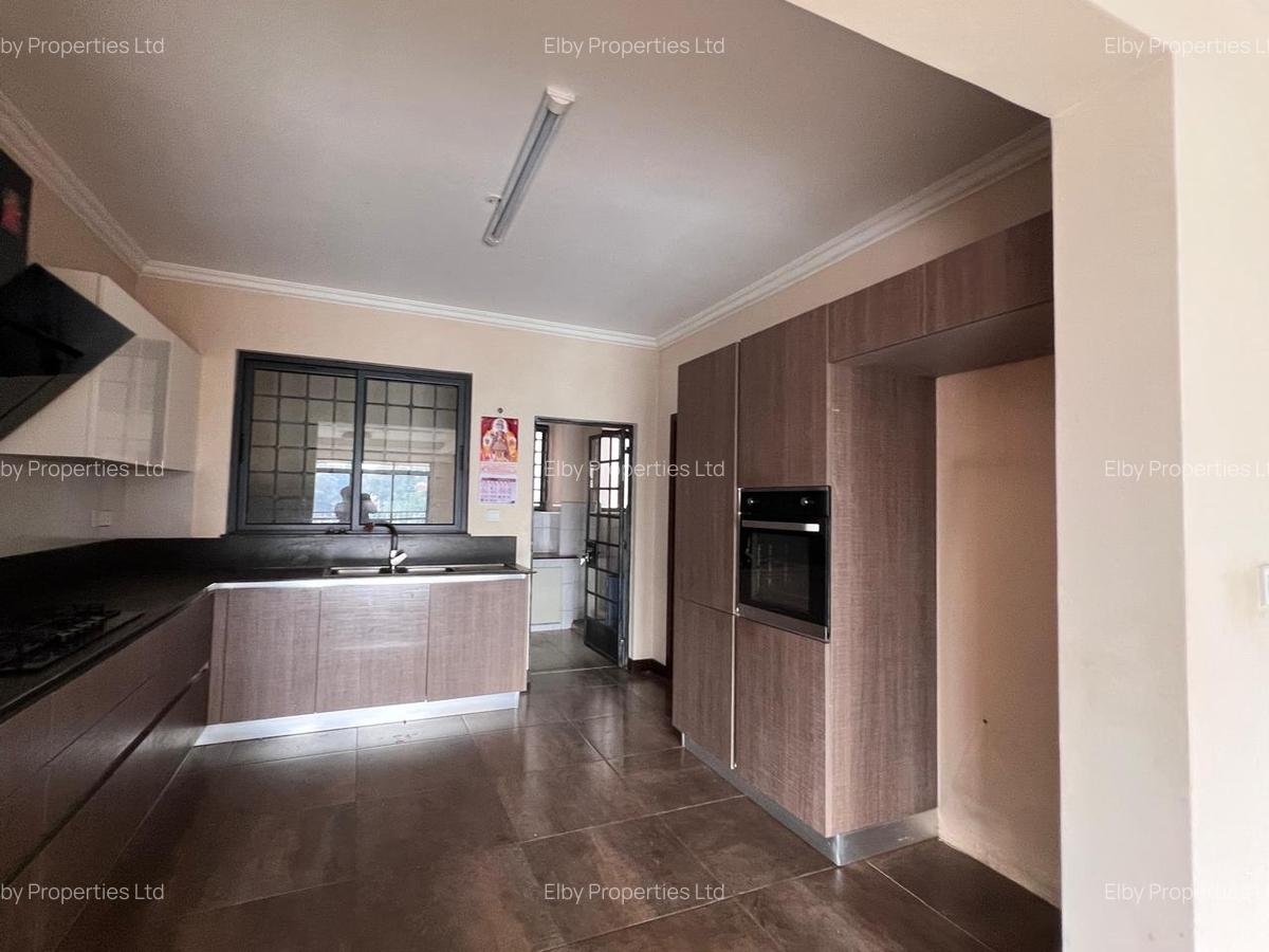 Serviced 6 Bed Apartment with En Suite in Parklands - 8