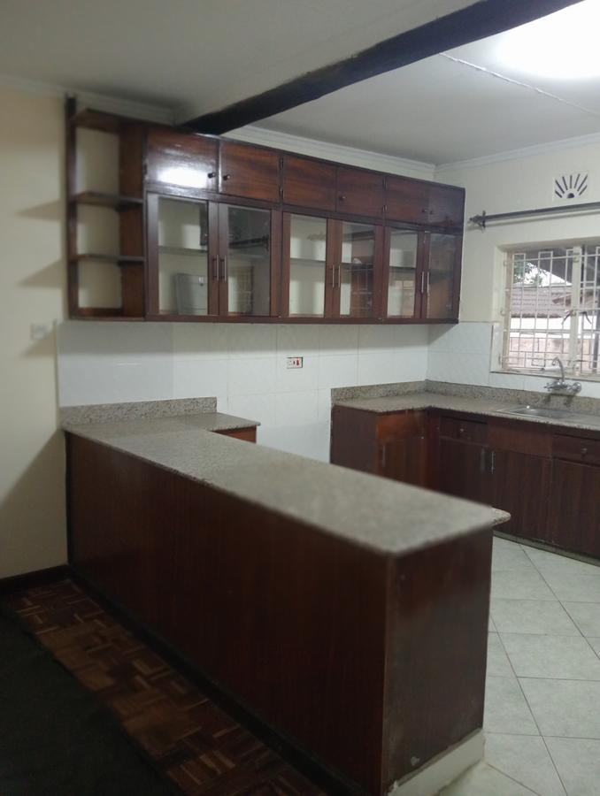 4 Bed House with En Suite at Bomas - 7