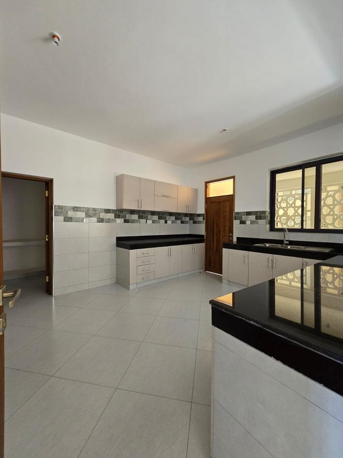 3 Bed Apartment with En Suite at Nyali Beach Road - 12