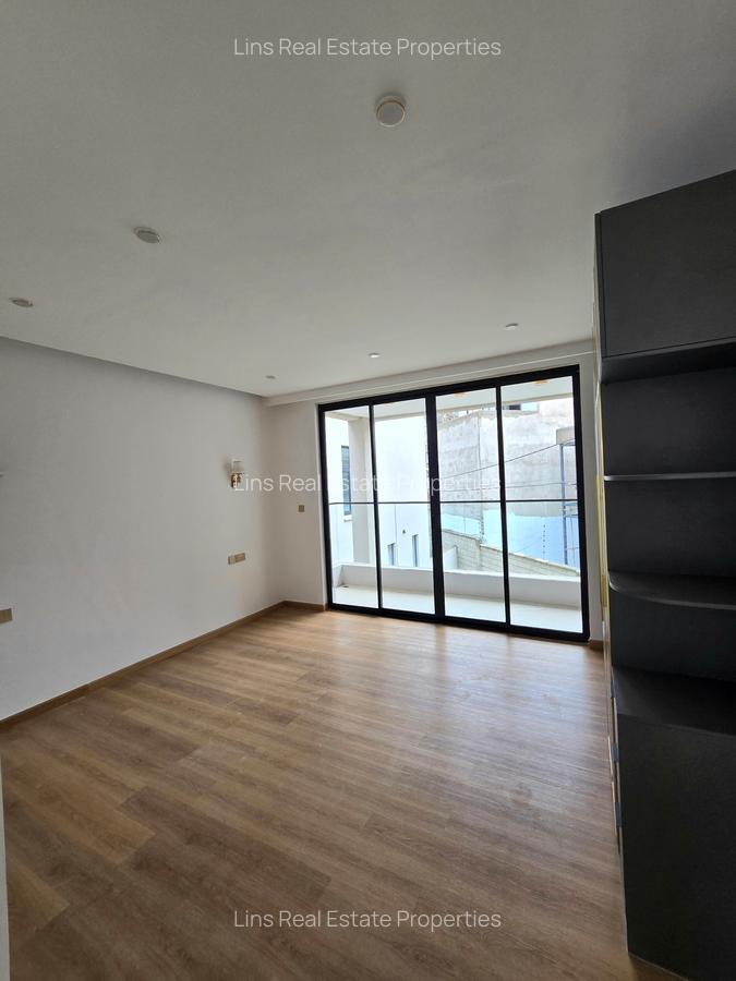 5 Bed Townhouse with En Suite in Lavington - 8