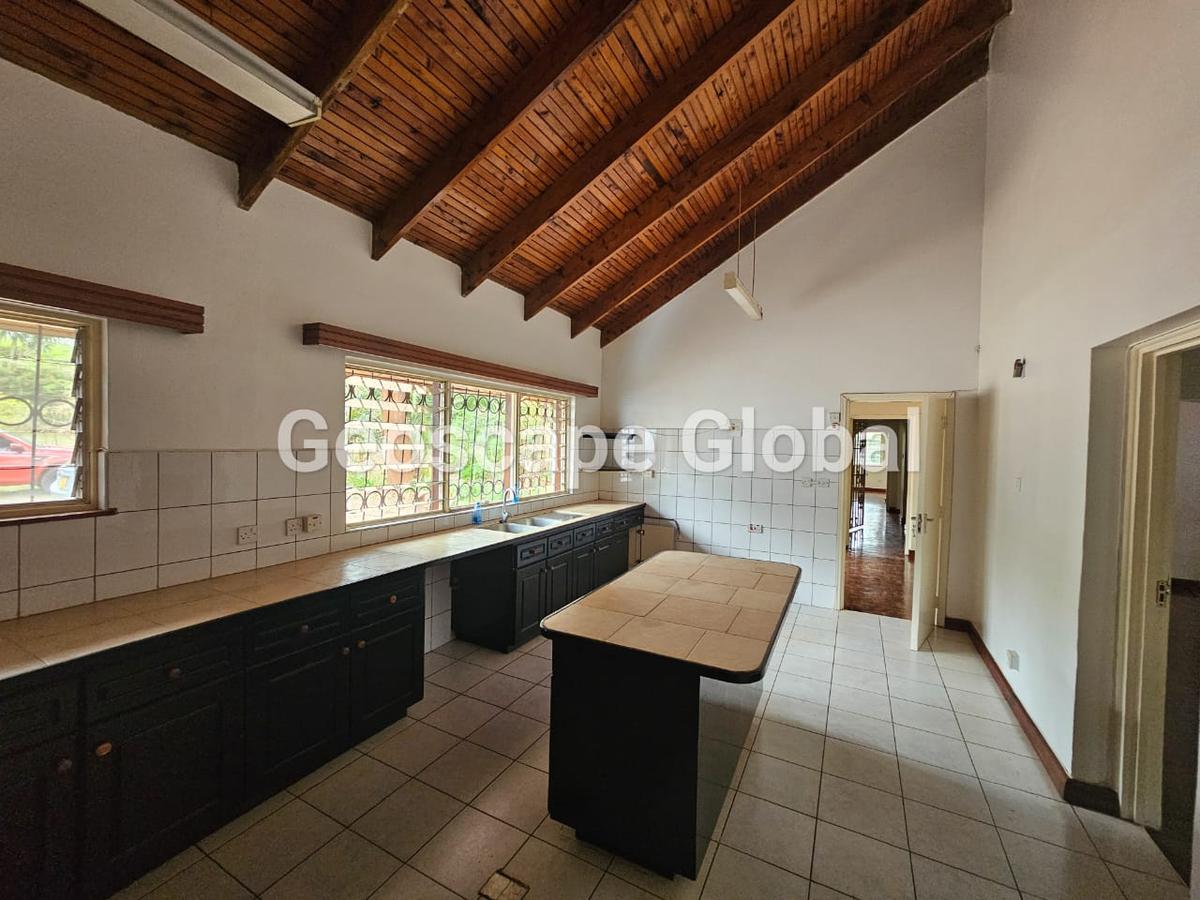 3 Bed House with En Suite in Runda - 19