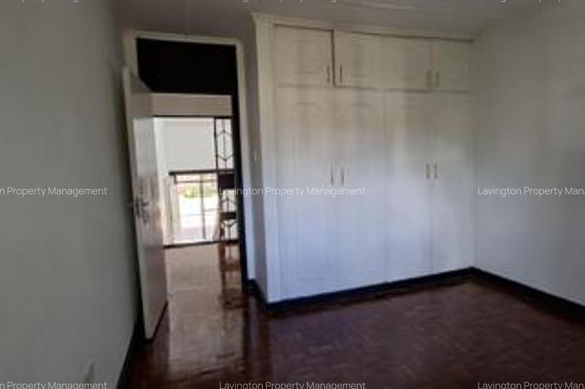 4 Bed Townhouse with En Suite at Lavington Green - 12