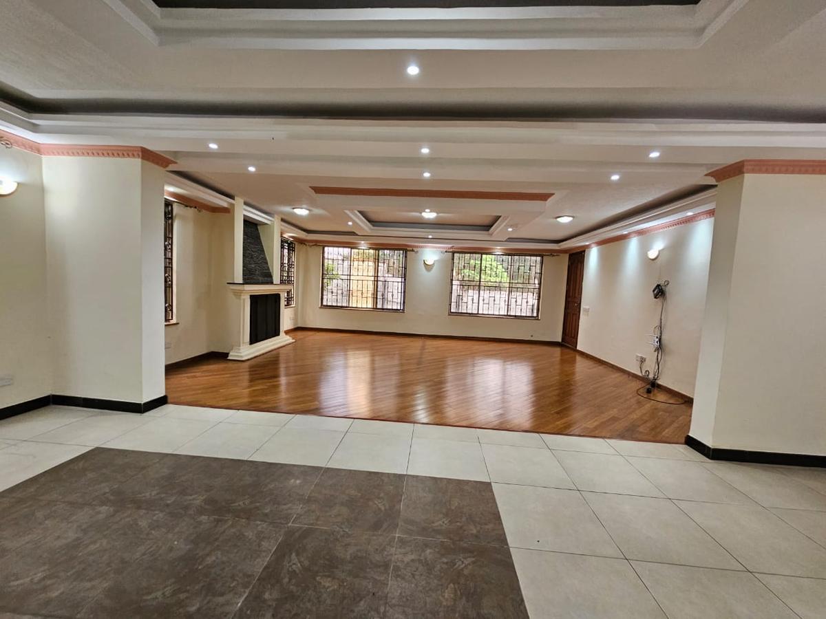 4 Bed House with En Suite in Westlands Area - 18