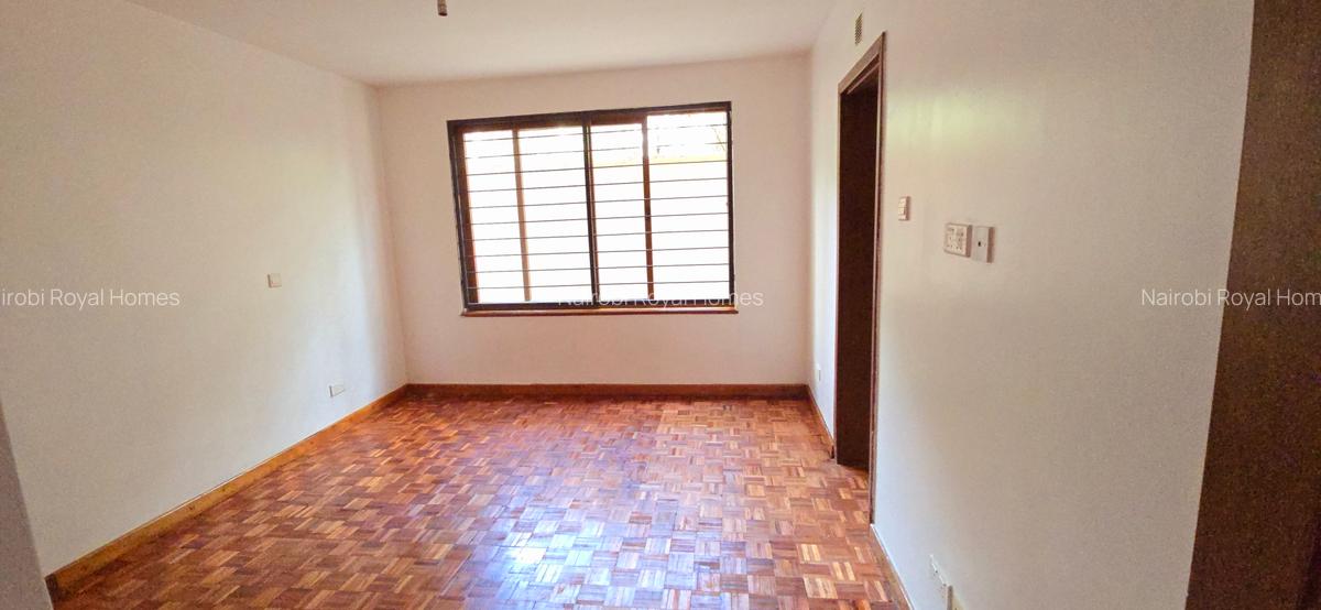 5 Bed Townhouse with En Suite at Lavington Green - 11