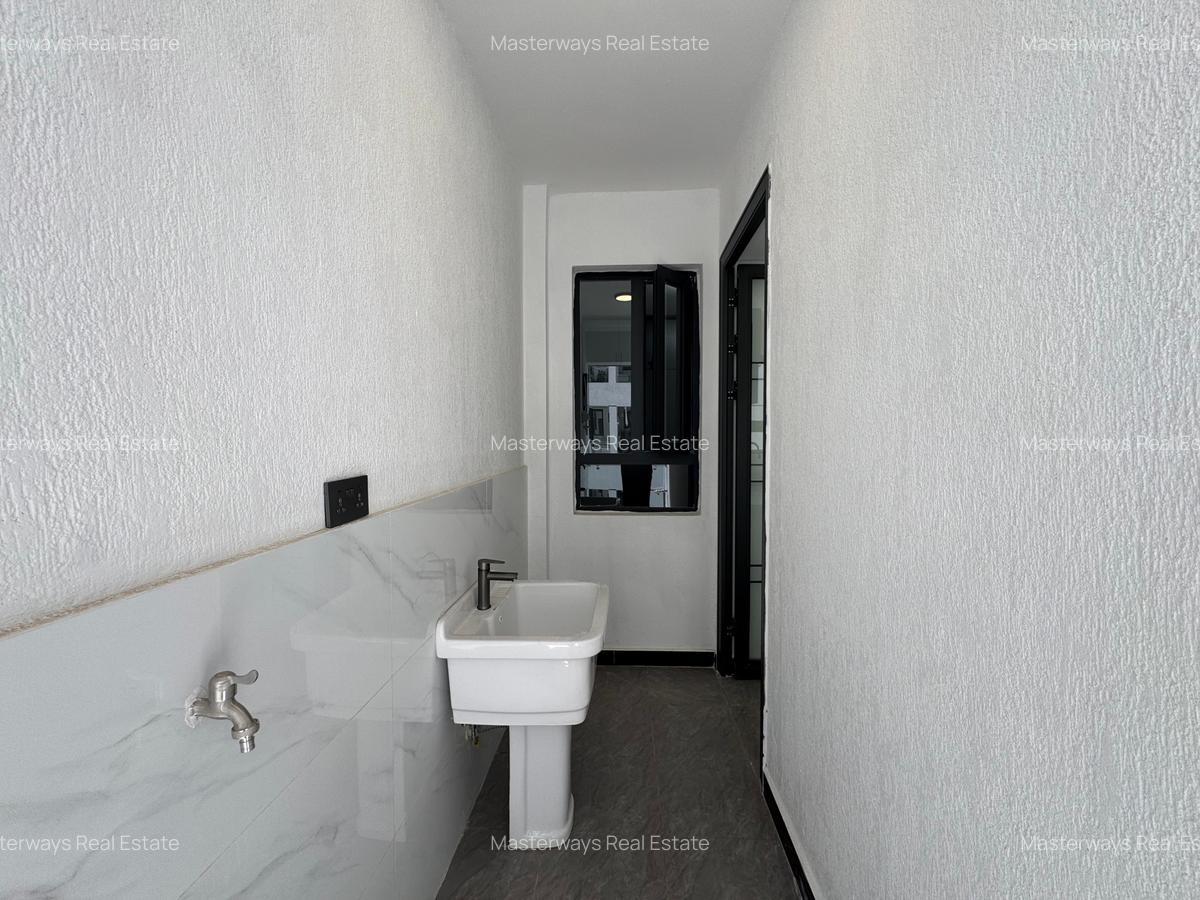 2 Bed Apartment with En Suite in Lavington - 7