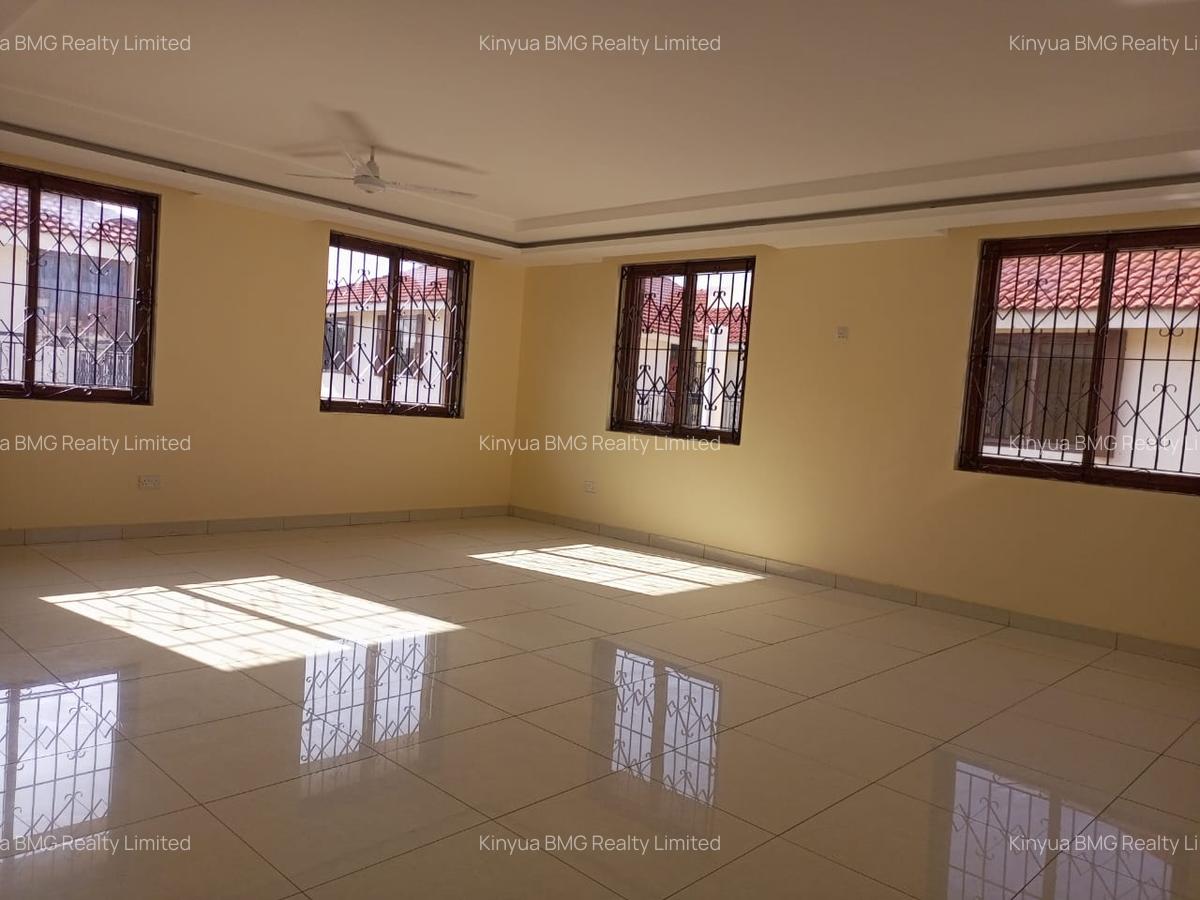 4 Bed Villa with En Suite in Nyali Area - 8