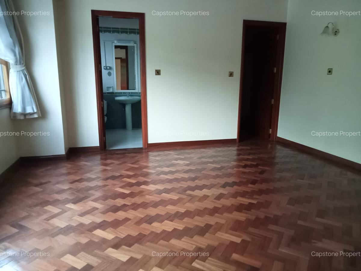 5 Bed House with En Suite in Runda - 7