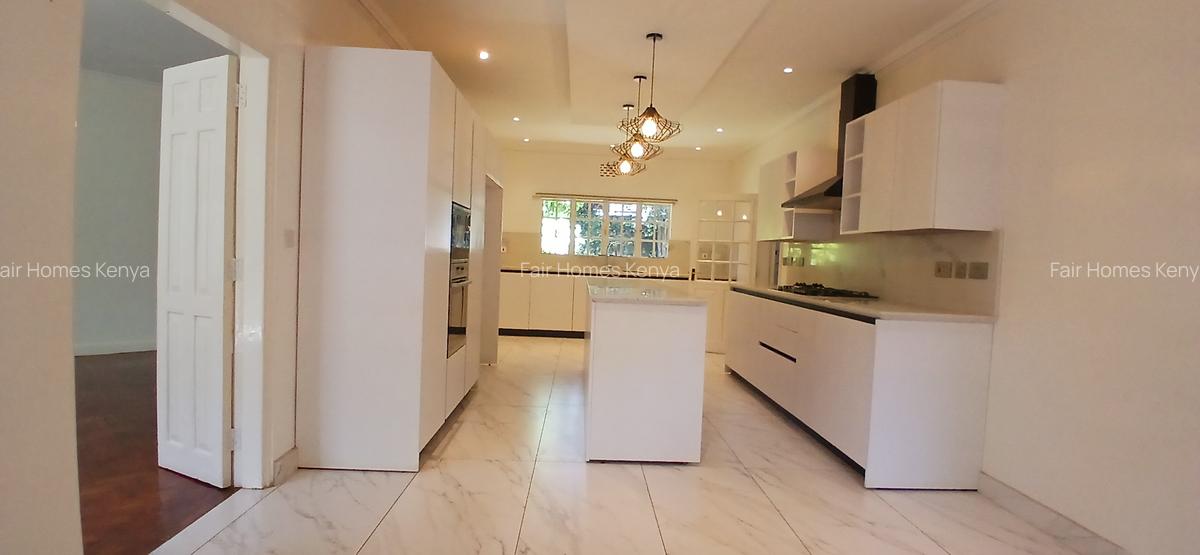 4 Bed House with En Suite at Lavington Green - 14