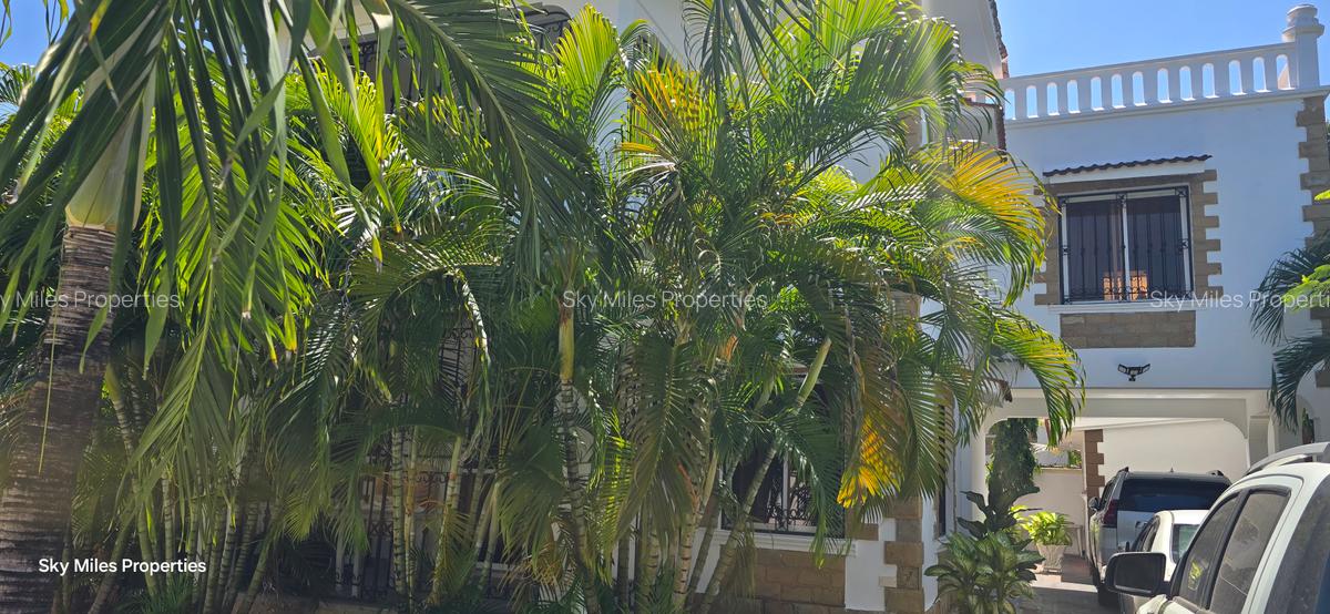 3 Bed House with En Suite at Serena - 2