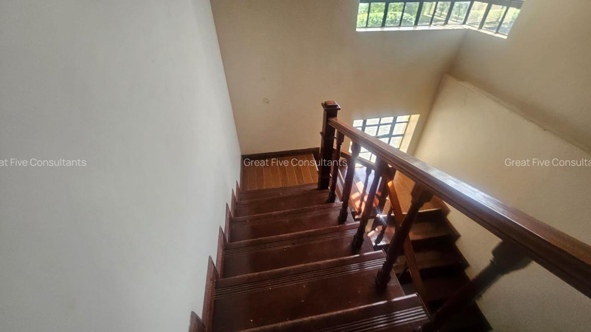 5 Bed Villa with En Suite in Runda - 9