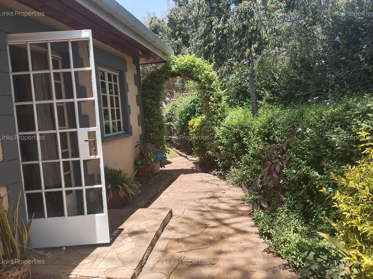 1 Bed House with En Suite at Karen - 1